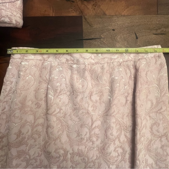 Neiman Marcus Blush Pink Brocade Double-Breasted Jacket and Skirt Set - Picture 8 of 8